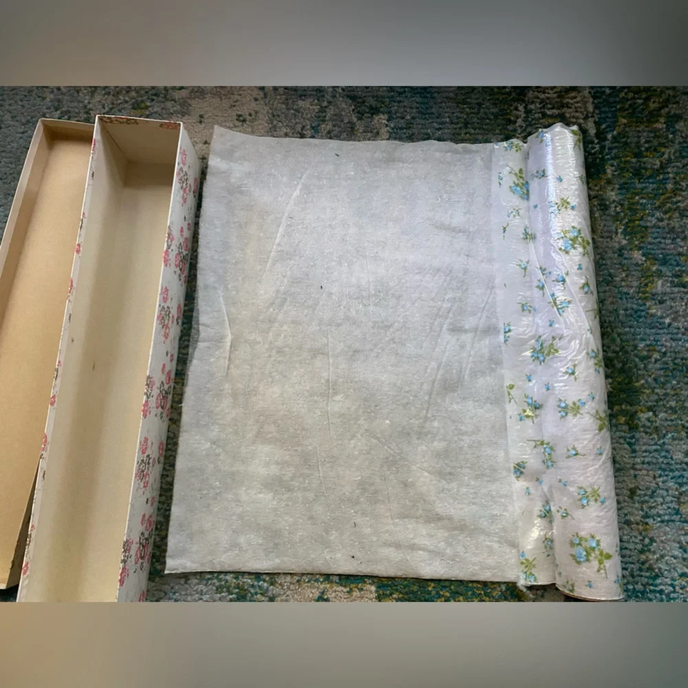 Vintage Polyfab scented blue floral drawer liner